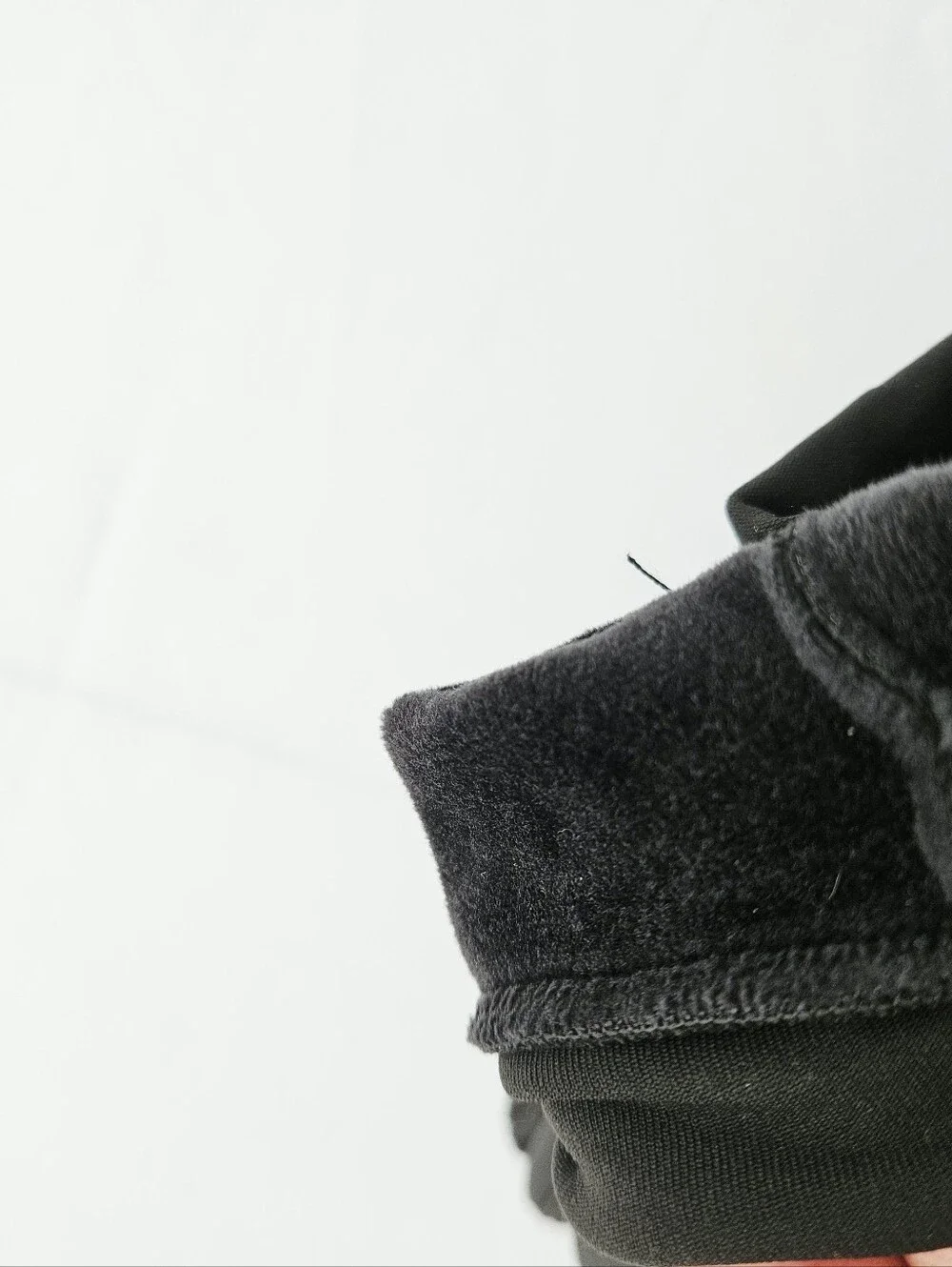 Black Winter Touchscreen Gloves with Lightning Accent